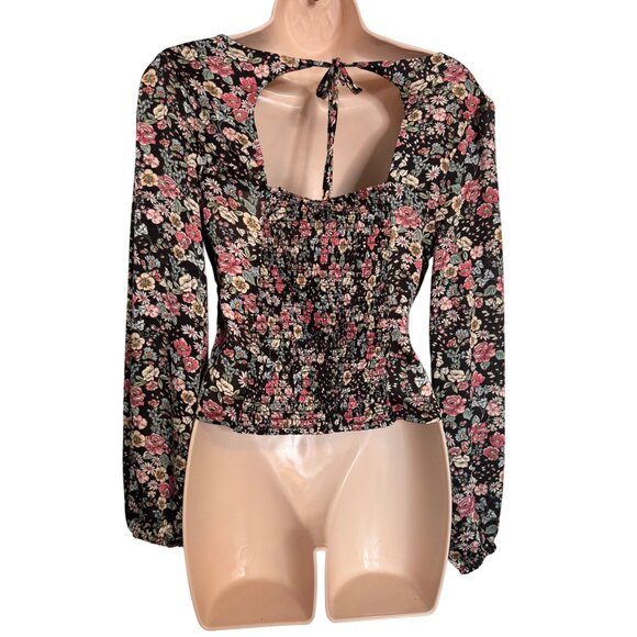 Lush Smocked Back Cropped Size Small  Blouse Floral Print Tie Back NWT - Picture 8 of 11